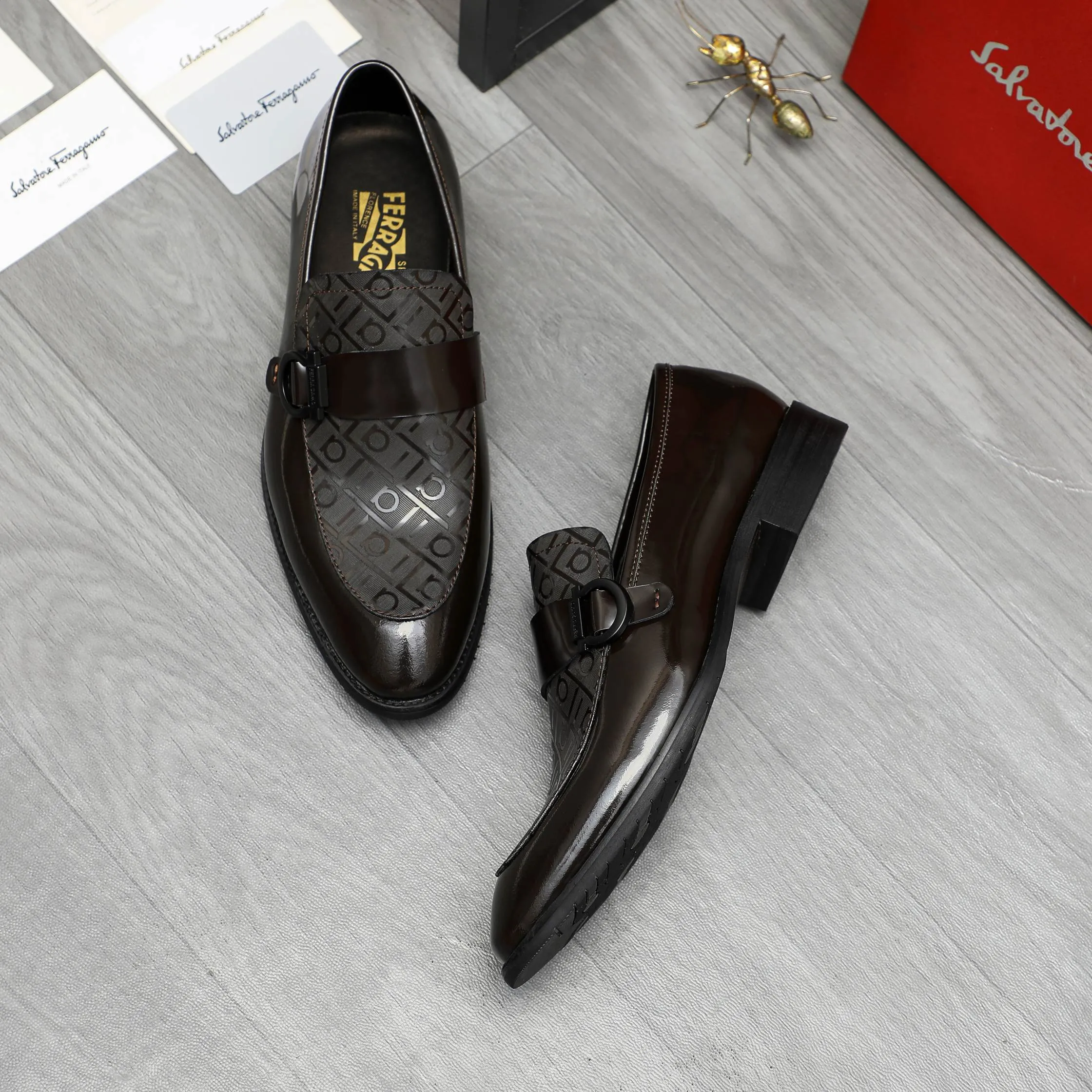 Men's men's shoes💰460 Product trademark: Ferragamo "Ferragamo" business slip-on leather shoes Regular size: 39-44 Product materials: Selected high-quality cowhide upper, cowhide lining, original outsole